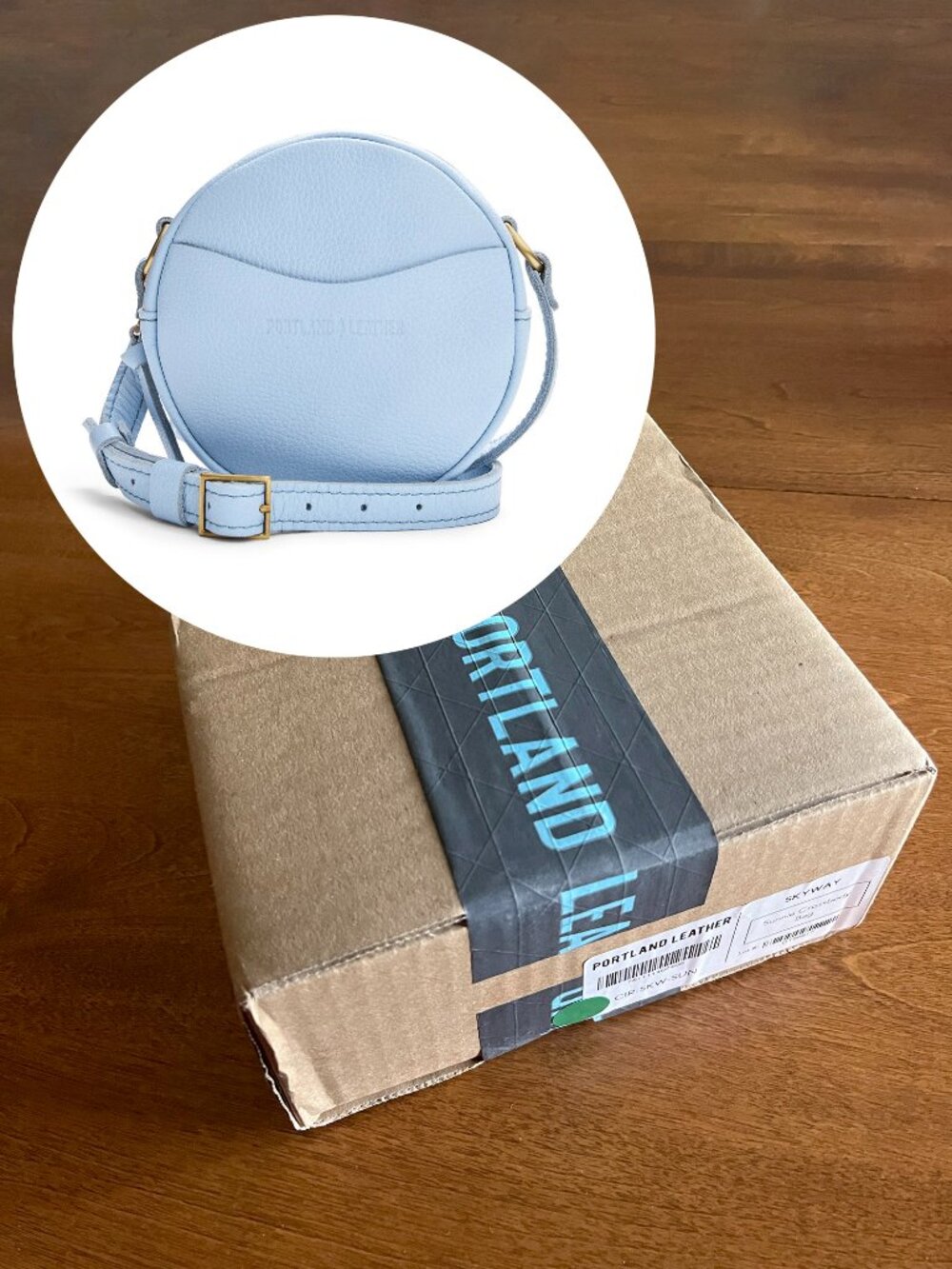 Portland Leather "Sunnie" girls' circle crossbody in Skyway blue NIB